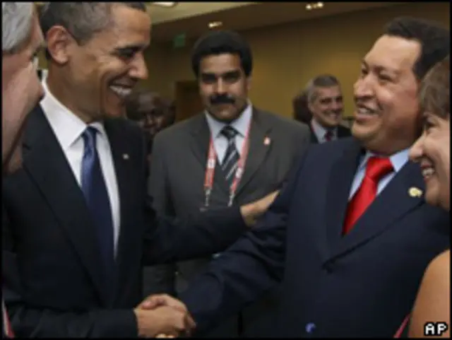 SeixoDani's tweet photo. Caracas siempre ha dialogado con Estados Unidos y buscado normalizar relaciones con respeto a la soberanía. Quienes hoy hablan de “traición” llevan 25 años sin escuchar al chavismo, además de ser incapaces de analizar la situación concreta de la Revolución Bolivariana. https://t.co/6T7niTDC4w