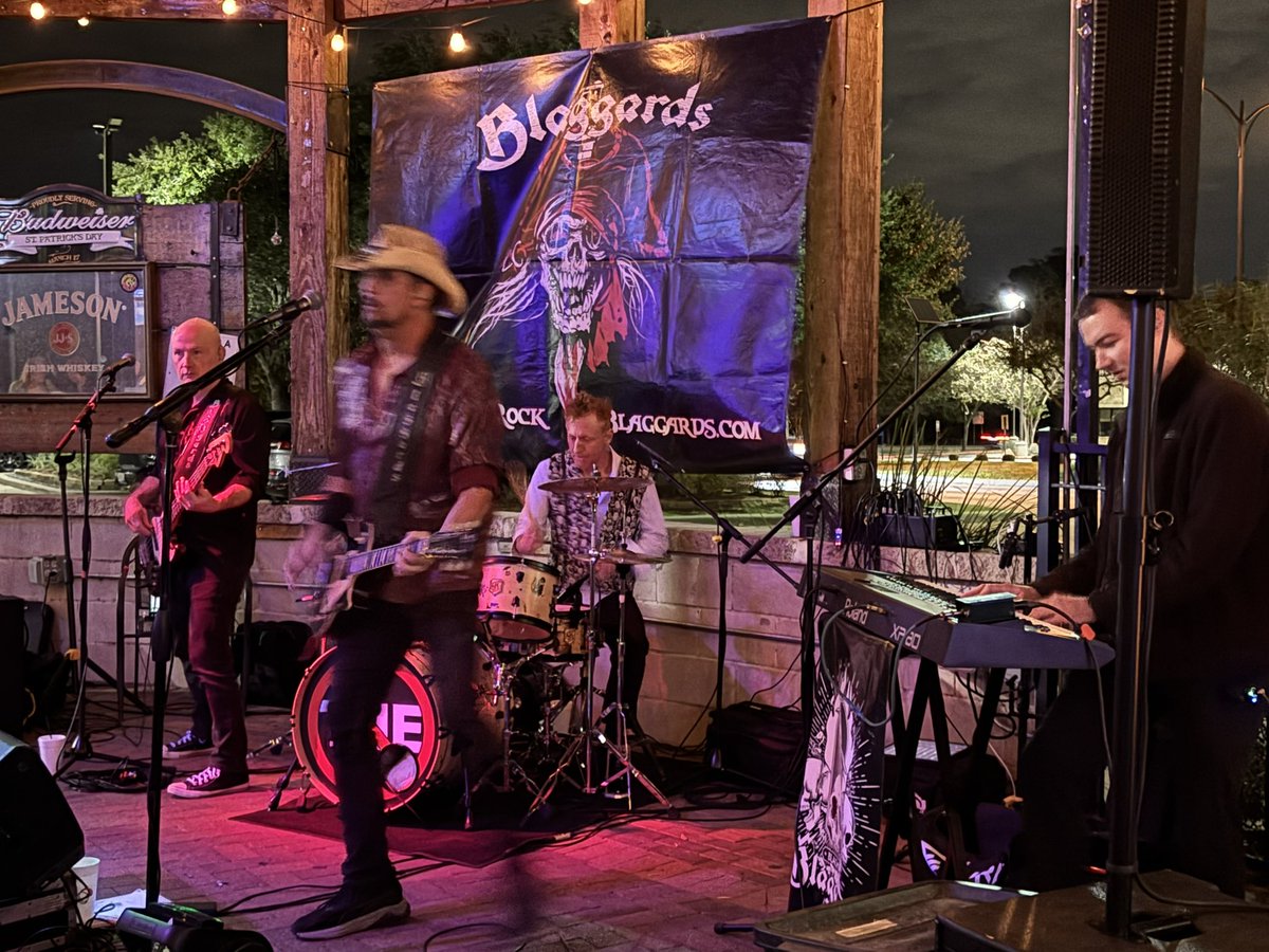 It was a fine evening of “Stout Irish Rock” with the <a href="/Blaggards/">Blaggards</a> at <a href="/mosirishpub/">Mo's Irish Pub</a>! Extra kudos for playing “Drunken Sailor” at my daughter’s request! <a href="/blaggardpaddy/">Patrick Devlin</a>