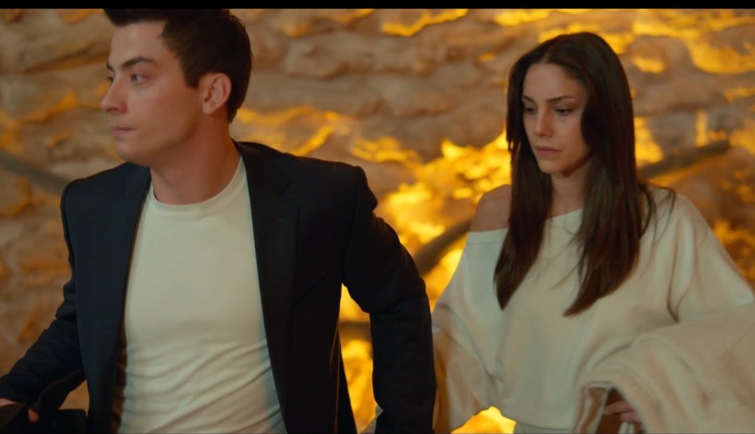 KristinaMa18595's tweet image. Kalbimi tamamen al, kendi ellerine koy ve onu herkesten koru❤️‍🔥
#UzakŞehir #KayZer