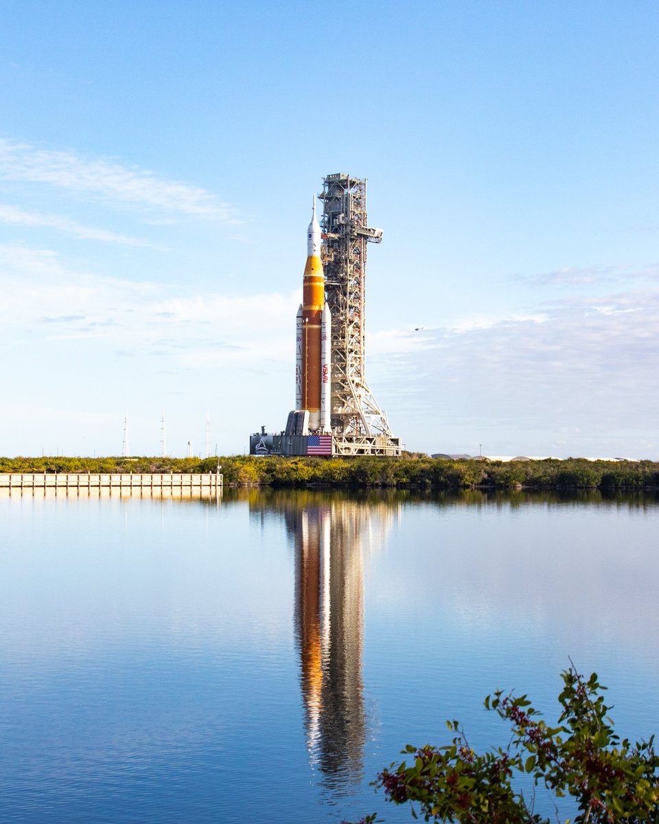 JennyHPhoto's tweet image. Here it is! 🚀 This SLS rocket is on its way to Launch Complex 39B ahead of launch, which is currently scheduled for no earlier than February 6th.

This rocket, paired with the Orion capsule, will carry NASA astronauts Reid Wiseman, Victor Glover, and Christina Koch, along with…
