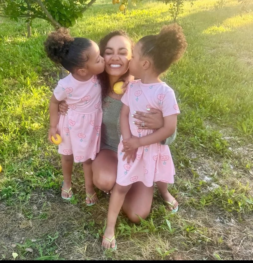 jenniecures's tweet image. ESCONDAM SUAS GGS PQ O LITTLE MIX VOLTOU PORRA