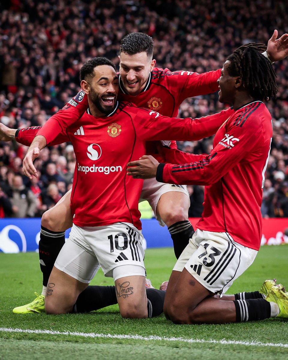 brfootball's tweet image. Manchester is red 💥