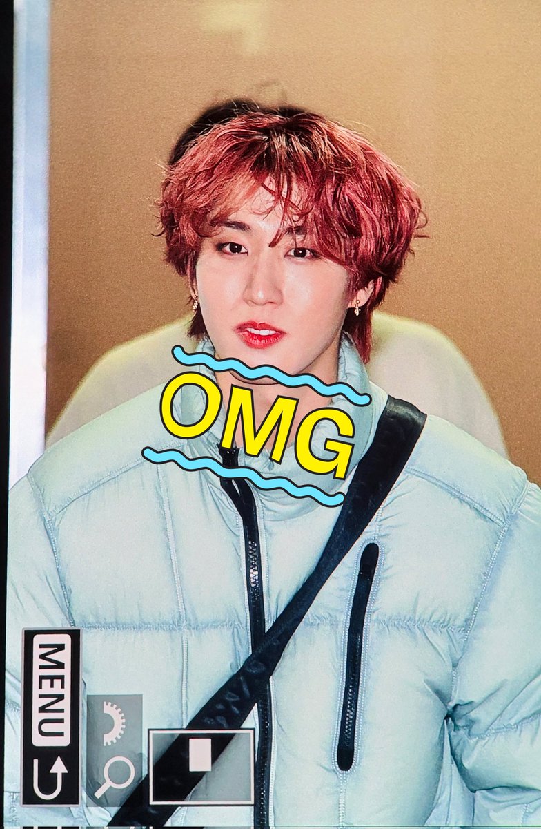 misokittys's tweet image. overdosing on that fluffy strawberry princess jisung cocaine he looks so pretty