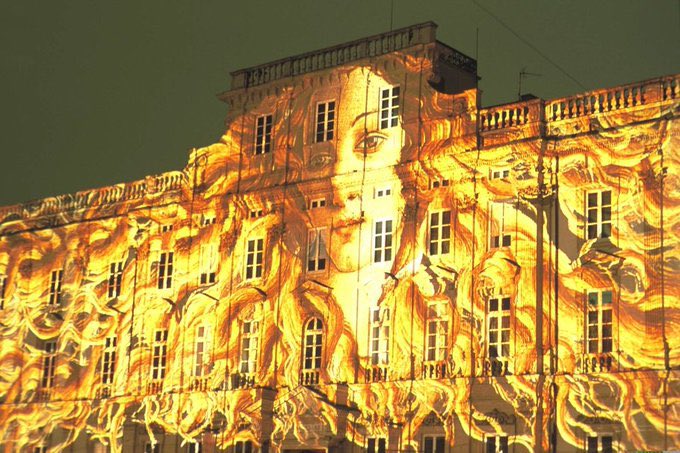 GodsWhisper777's tweet image. Magnificent reflection of Boticelli's "Venus" painting at the Festival of Lights in Lyon, France.