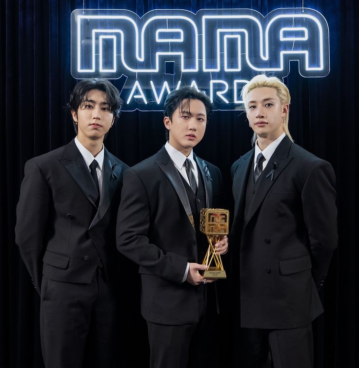 ChangbinGlobal's tweet image. Happy 9th anniversary to 3RACHA. Nine years since they started making music in their own way, without following a set path and trusting their own ideas. Over time, that space became a strong foundation and an essential part of what Stray Kids is today. 3RACHA’s music has always…