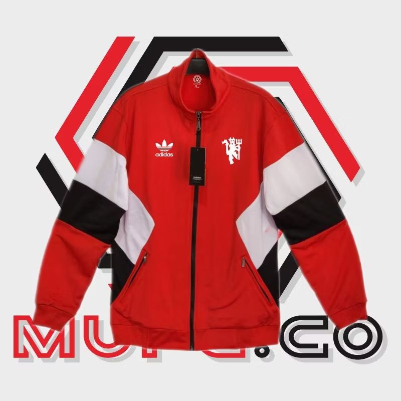 DiskonManiakID's tweet image. Tracktop King Emyu, Sporty Abis! 👹✨

Ini tracktop impian buat fans MU! 🤩 Desain RWB yang ikonik, bikin gaya makin keren saat olahraga atau nobar. Bahannya nyaman dan makin solid dukung King Emyu! ✨

Link Produk: 👉 s.shopee.co.id/3Ve57uhPGq
#GGMU #Tracktop #OOTD #RacunShopee