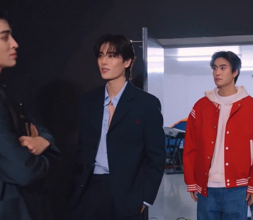 คุณธีร์เจอโต้ง โต้งช้อคไปแล้วอ่ะมึง 5555555555

#MeAndTheeSeriesFinalEP
 જ ◞ #Gemini_NT ; #เจมีไนน์ ♥︎、˚𓈒