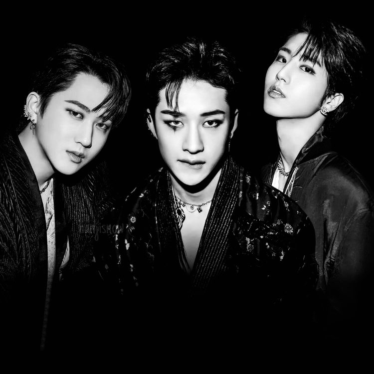 hjspopbase's tweet image. Happy 9th Anniversary to #3RACHA the creative pillars of Stray Kids.
Their artistry, dedication and self-produced sound laid the foundation for Stray Kids growth into one of the most influential groups in K-pop today.

Thank you 3RACHA for your consistency and music.