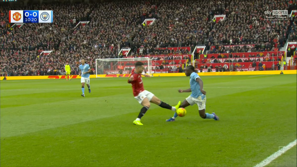 synapse63's tweet image. One is violent conduct, straight red with a three match ban and the other is only a yellow card - make it make sense @FA_PGMOL