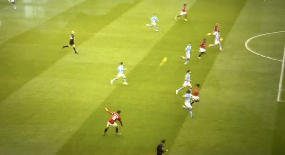 _nseobong's tweet image. Una go dey compare this demon to your average attacking midfielder 😂