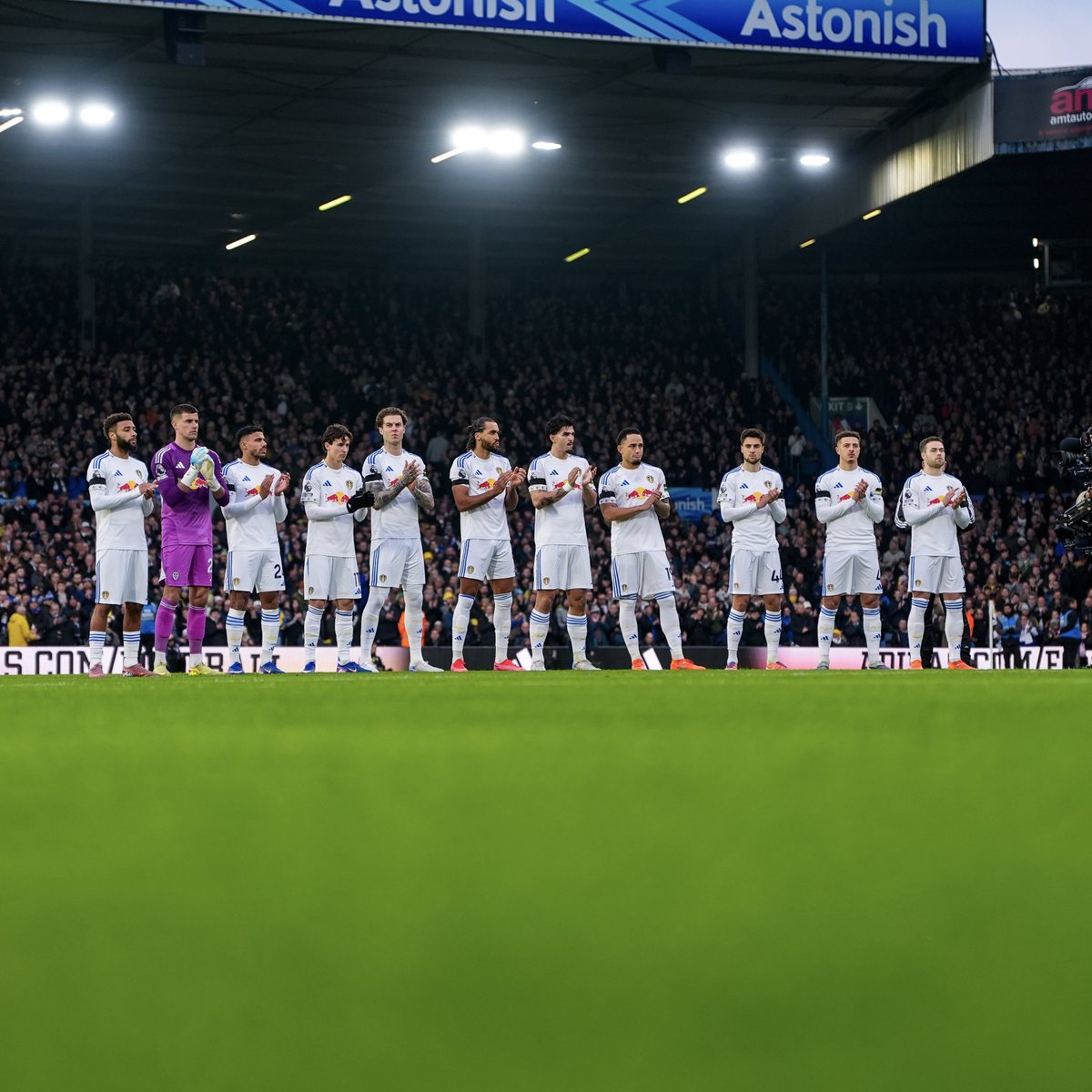 LUFC's tweet image. 🤍 Rest in peace, Terry