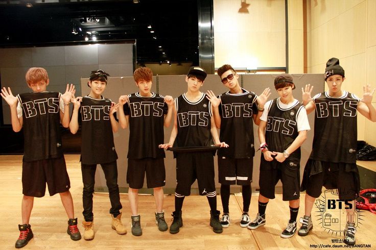 mayyoning's tweet image. cómodo, fácil de armar, fachero y además a prueba de balas es el outfit definitivo para ir al concierto