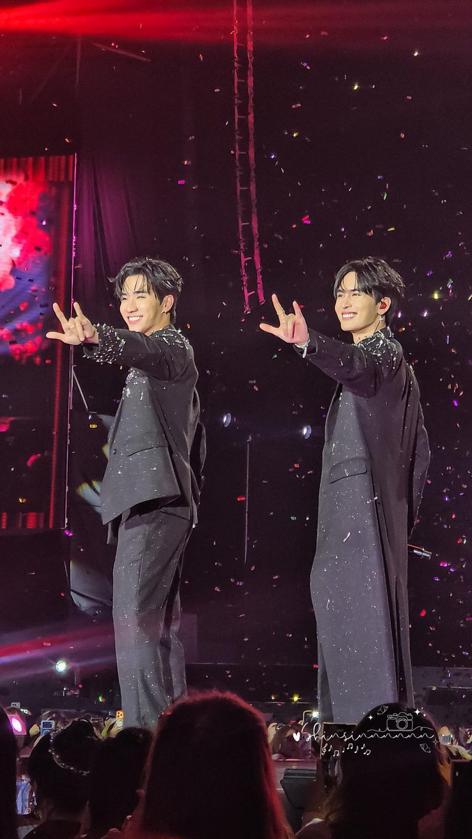 Shinsinnnnnn's tweet image. 🤟

#MeAndTheeSeriesFinalEP #MeAndThefanparty #PerthSanta