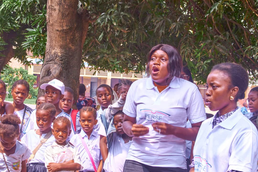 afiamama's tweet image. 🚸12.12.2025  à Kintambo, 225 participants ont été sensibilisés sur la #prévention des violences sexuelles en milieu scolaire.
Élèves, éducateurs&amp;amp;acteurs éducatifs ont renforcé leur vigilance pour un environnement plus sûr, respectueux des droits de tous.✨
#ProtectionEnfants
1/7