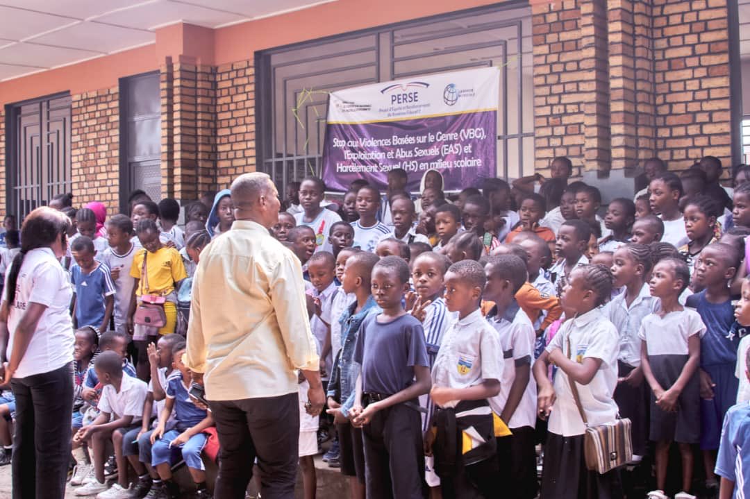 afiamama's tweet image. 🚸12.12.2025  à Kintambo, 225 participants ont été sensibilisés sur la #prévention des violences sexuelles en milieu scolaire.
Élèves, éducateurs&amp;amp;acteurs éducatifs ont renforcé leur vigilance pour un environnement plus sûr, respectueux des droits de tous.✨
#ProtectionEnfants
1/7