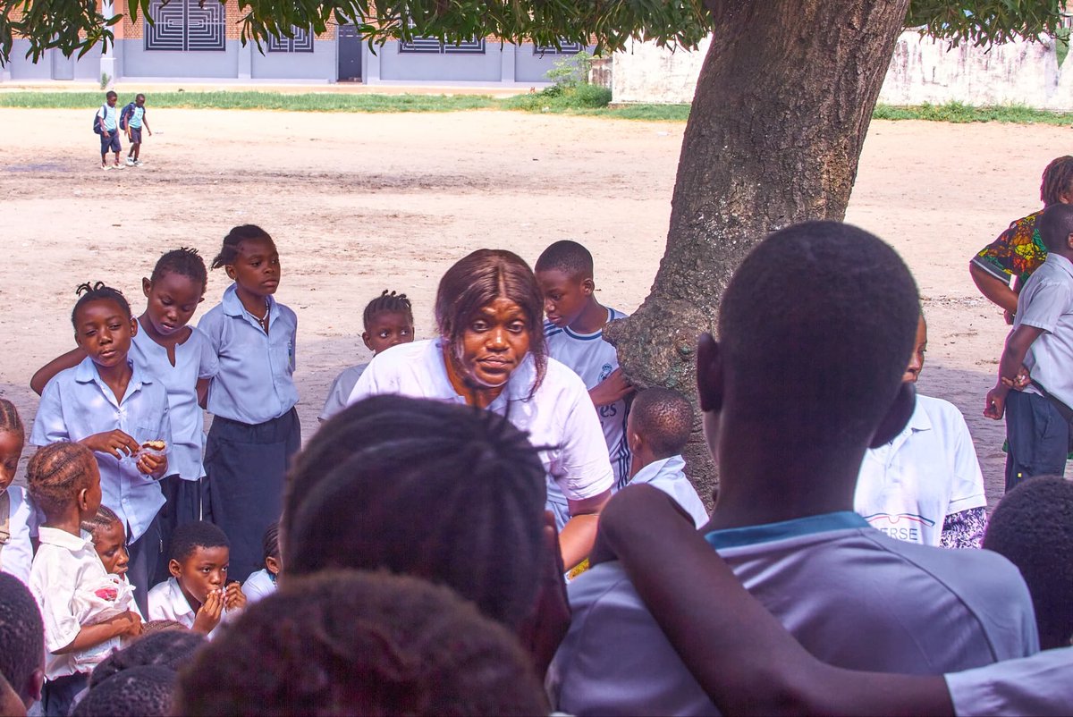 afiamama's tweet image. 🎓 Ce projet contribue à bâtir un environnement éducatif où chaque enfant 👧 👦 peut apprendre, 
s’épanouir et se sentir en sécurité.
La prévention précoce combat durablement les violences et favorise un changement de culture. 🌍 #ÉducationSûre
5/7