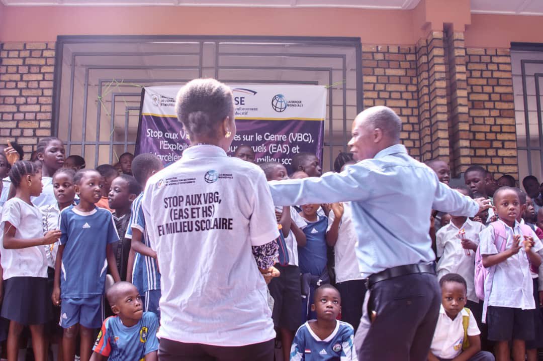 afiamama's tweet image. 🔐 L’impact ?
❇️ Plus de connaissances, 
❇️ Une meilleure capacité à reconnaître et agir contre les violences,&amp;amp;
❇️ Une responsabilisation collective pour un vécu scolaire sans peur. 
La protection des enfants, c’est l’affaire de tous. ✋🤝 #DroitsHumains