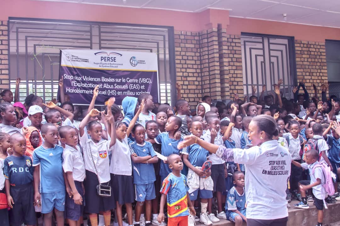 afiamama's tweet image. 🔐 L’impact ?
❇️ Plus de connaissances, 
❇️ Une meilleure capacité à reconnaître et agir contre les violences,&amp;amp;
❇️ Une responsabilisation collective pour un vécu scolaire sans peur. 
La protection des enfants, c’est l’affaire de tous. ✋🤝 #DroitsHumains