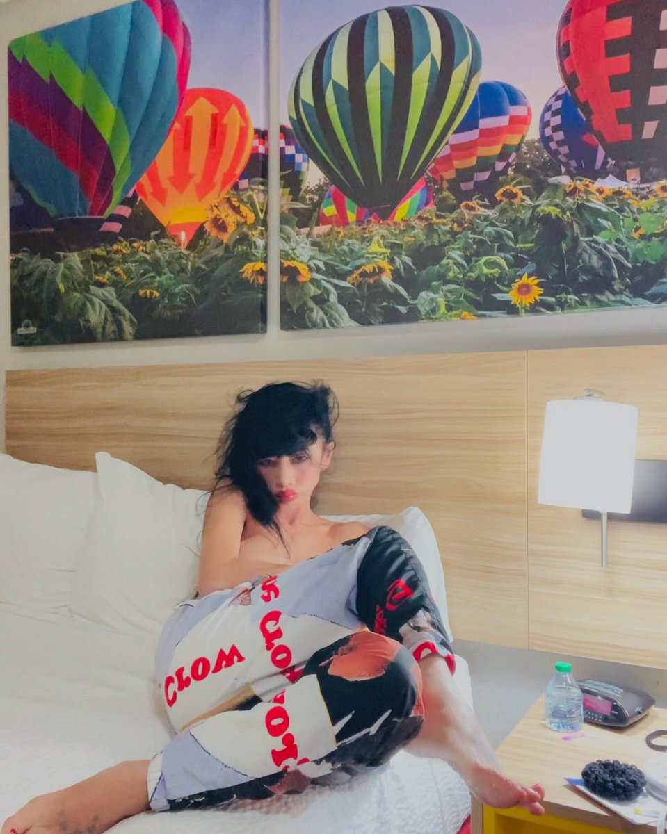 Bai ling 白靈 tweet media