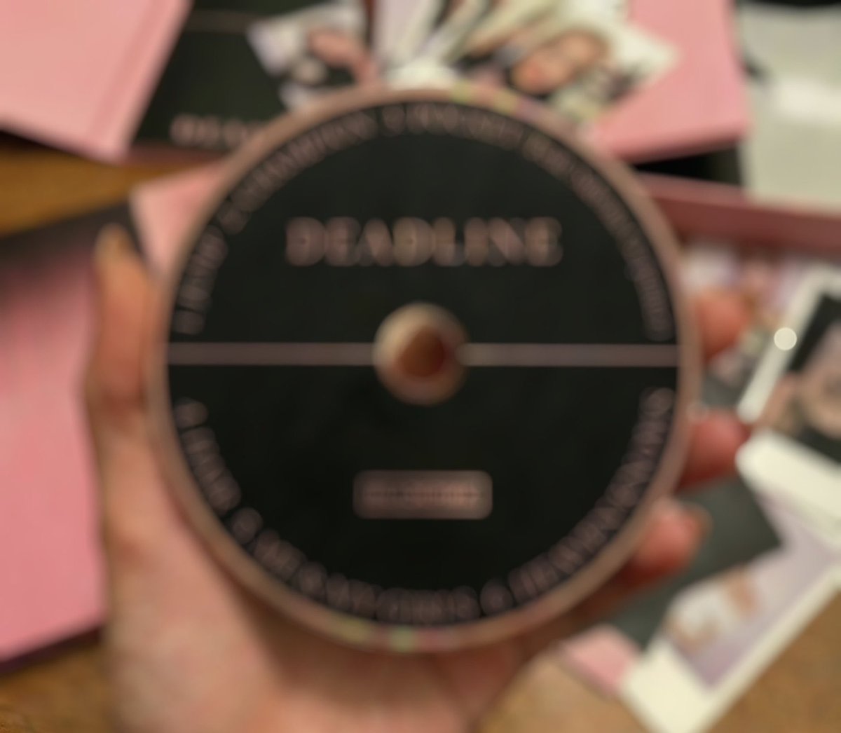 jennieloopingon's tweet image. 6 songs