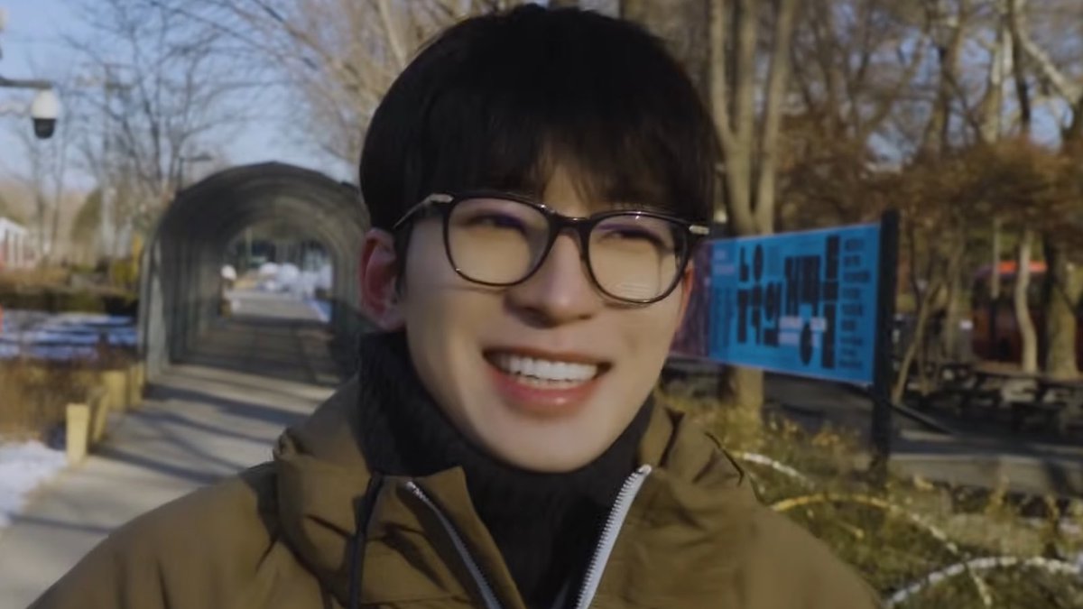 wonubliss's tweet photo. oh wonwoo 🥹❄️ https://t.co/9oLPcqXBFd