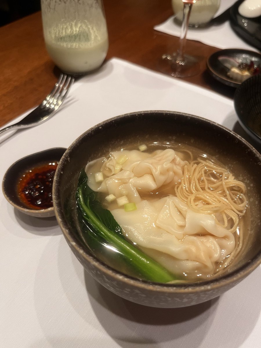 lovesHakuyak's tweet image. 鴨のコンフィ🦆最高でした😋
#Cathay
#firstclasslounge
#THEPIER
#HongKong