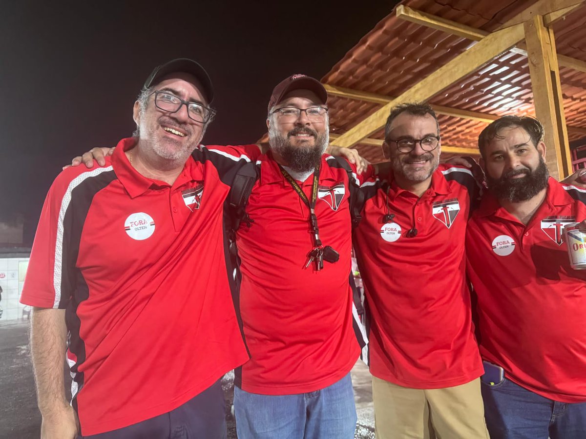 A tempestade de ontem no Morumbi lavou a alma do São-paulino!

Orgulho dessa rapaziada!

#ForaCasares

<a href="/MarceloPortuga7/">Marcelo Portuga 🇵🇹🇵🇹</a>  <a href="/SPFCTexas/">SPFC Houston Texas</a> <a href="/Tricolor_Nando/">Jack Nandonson</a> <a href="/Belotospfc/">BeLoTo</a> <a href="/paulinholiver41/">Paulo Henrique 🔴⚪⚫ 🇧🇷</a> <a href="/dgc_to/">SPFC Toronto</a> <a href="/gimenezrodrigo/">𝘙𝘰𝘥𝘳𝘪𝘨𝘰 𝘎𝘪𝘮𝘦𝘯𝘦𝘻</a> <a href="/TribunaSPFC/">Tribuna Tricolor</a> <a href="/tiagoutimi/">Tiago - Salve Tricolor 3</a> Rafael Machado.