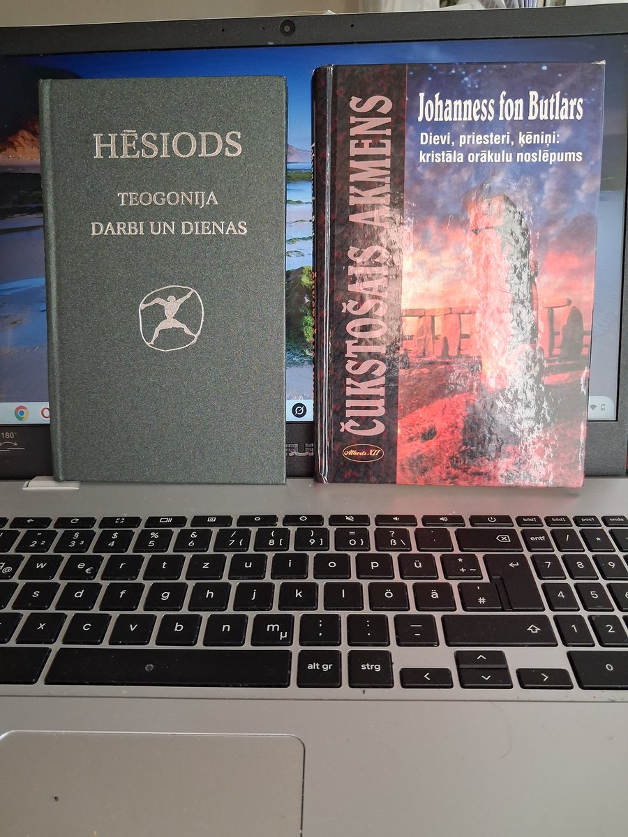 Tiku pie divām grāmatām. Beidzot mana īpašumā ir Hesioda "Teogonija" un "Darbi un Dienas".