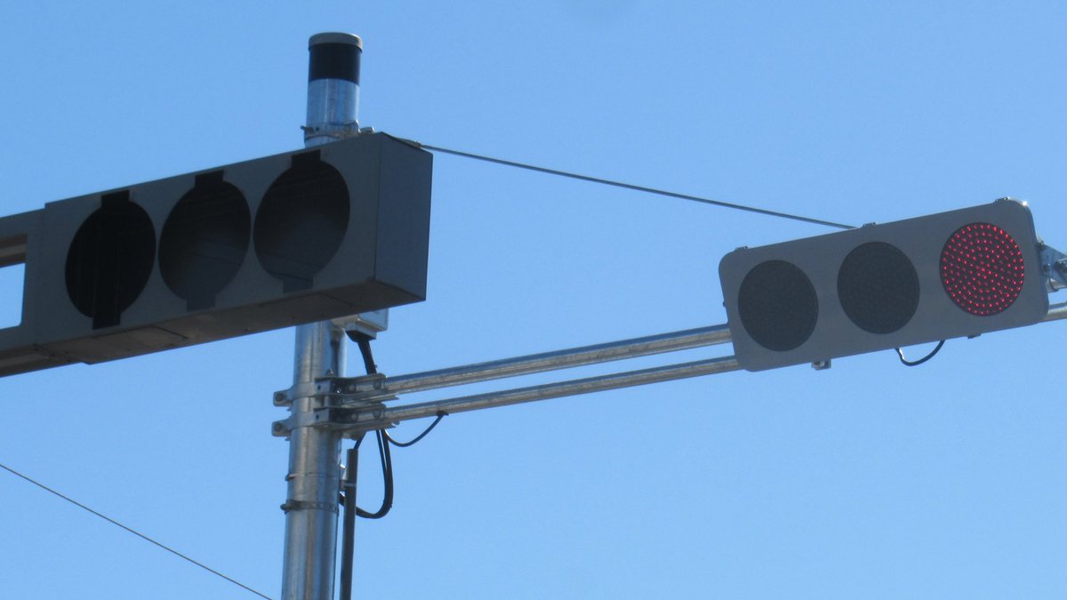 芦屋市呉川町 デザイン信号機の更新途中