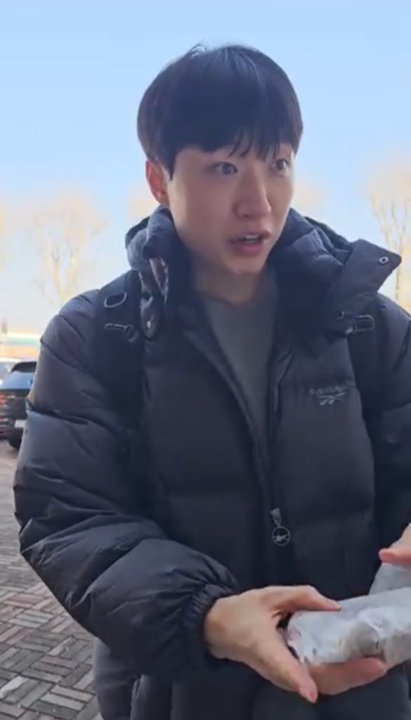 수제두쫀쿠 만들어줬더니 눈 이만해진거 개웃기고 개코엽ㅠㅠ