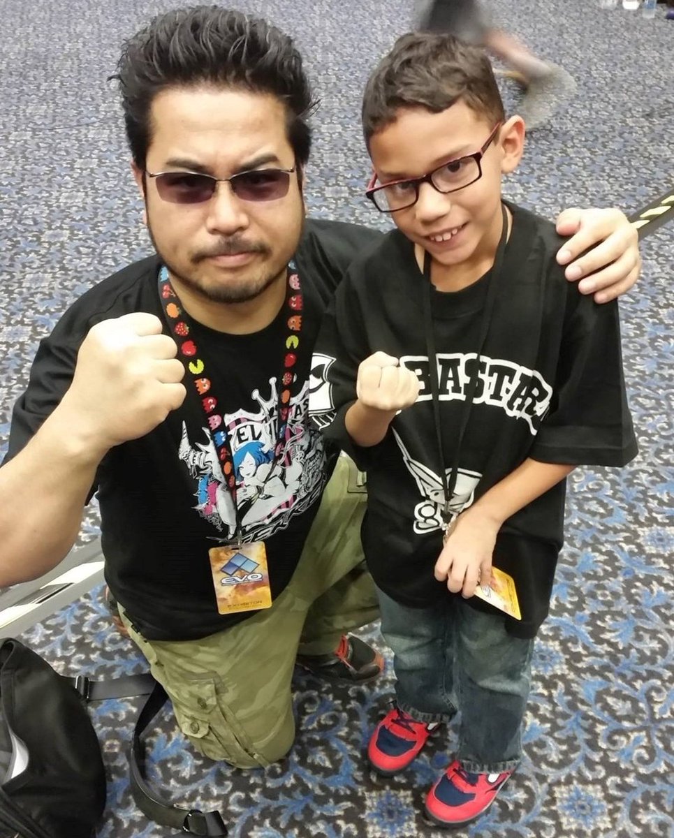 KingReySr_'s tweet image. Don't forget to get another photo with @Harada_TEKKEN at Finals