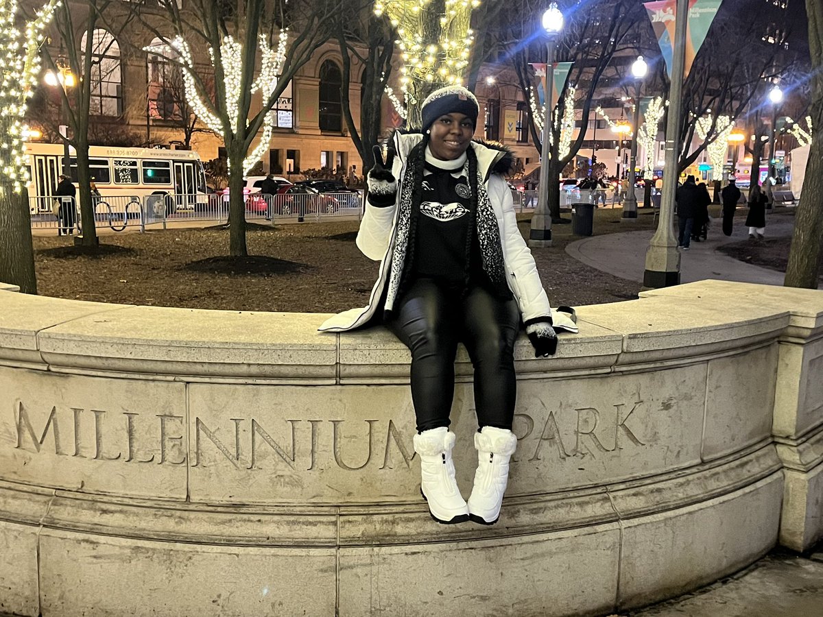 icceyyyyy's tweet photo. I can scratch the Windy City off my bucket list 🛬🌬️🏙️ #Chicago #windycity #thebean https://t.co/3doaKPhCOd