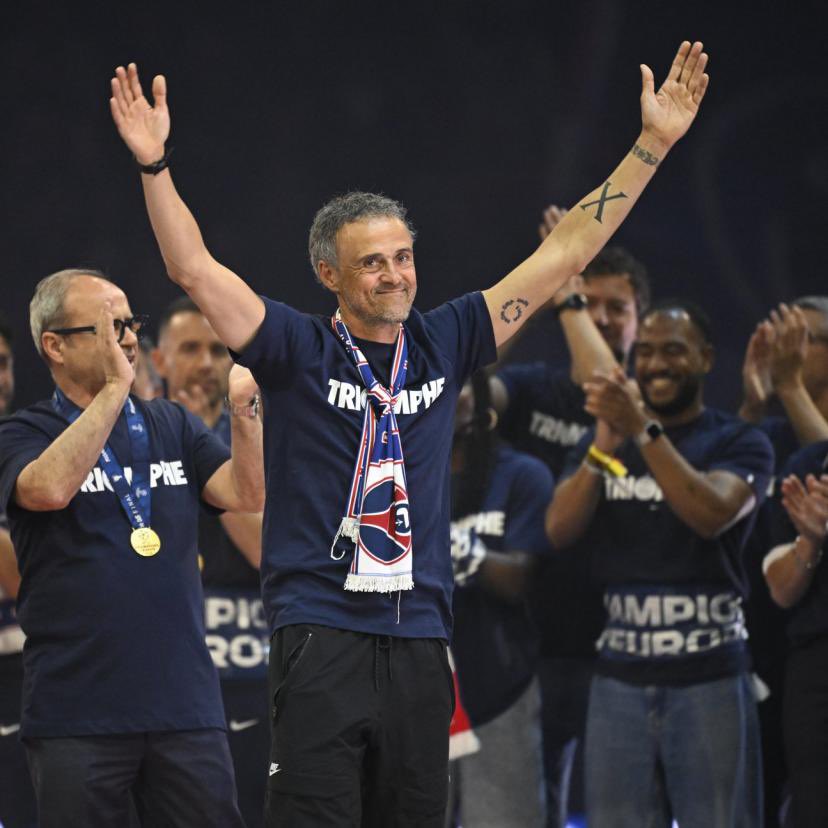 Media Parisien tweet media