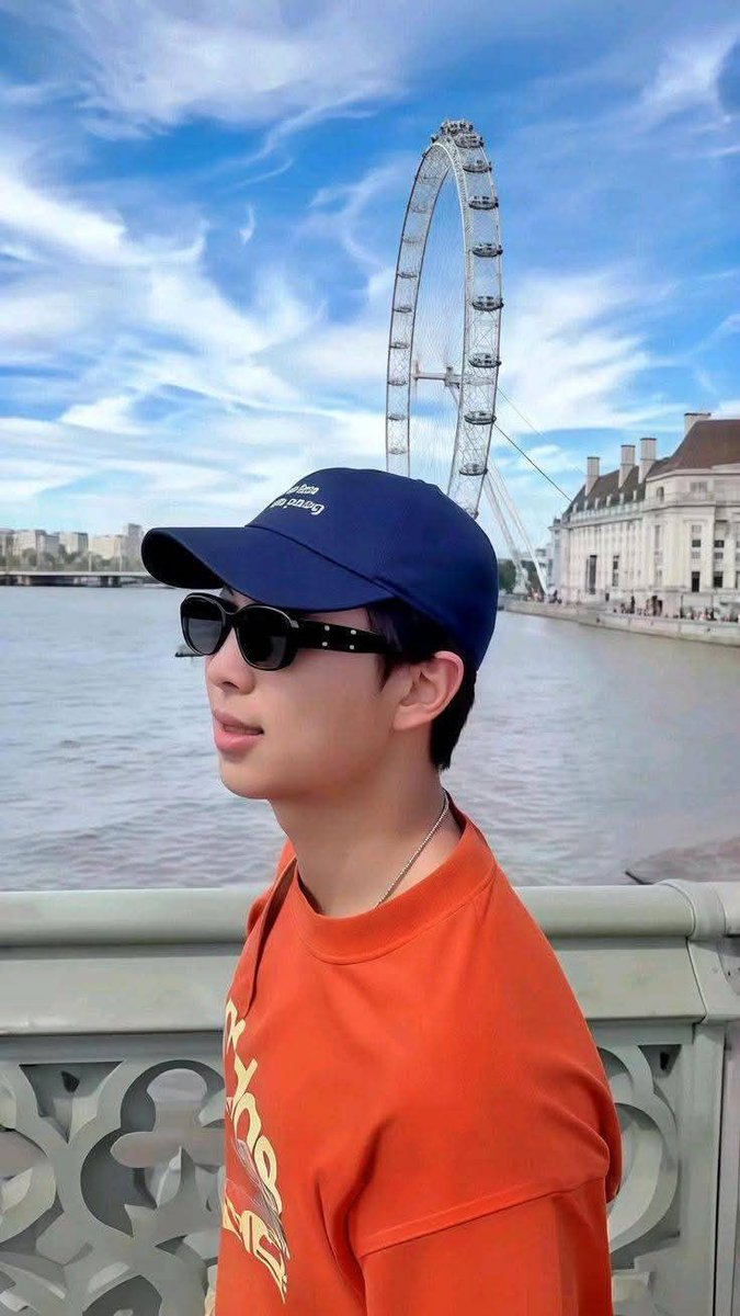 rm tweet media