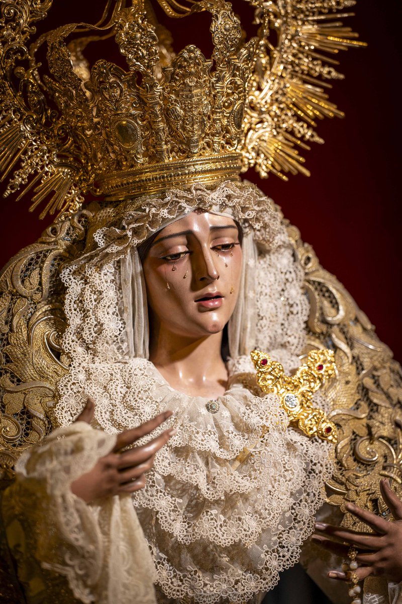 🙏 #ÁNGELUS |  

El ángel del Señor anunció a María; 
Y concibió por obra y gracia del Espíritu Santo.  

Ave María
[...]  

Ruega por nosotros,  
Santa Madre de Dios, 
para que seamos dignos de alcanzar las promesas de Nuestro Señor Jesucristo.  

<a href="/Pvictoriamalaga/">Parroquia Basílica Real Santuario Victoria Málaga</a>