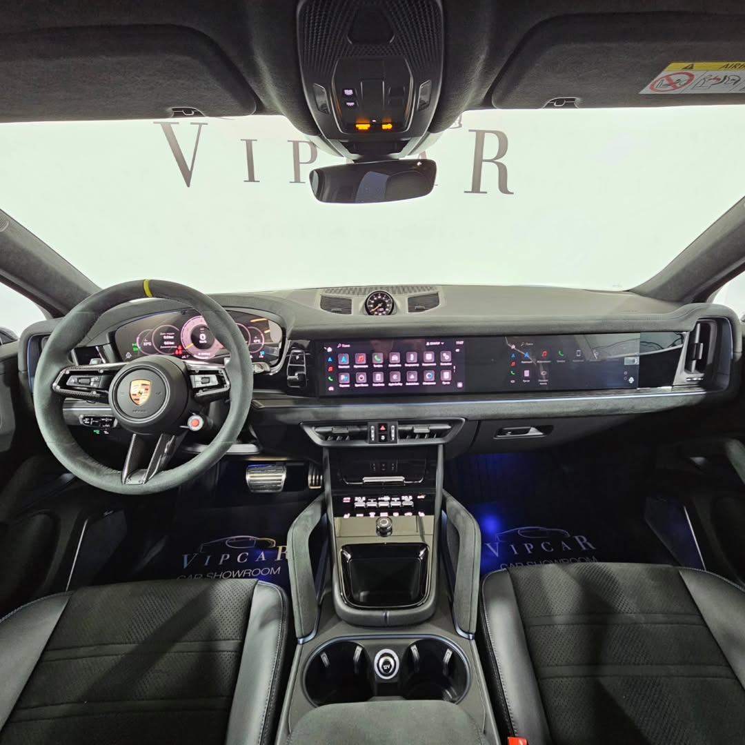 nocarcontext's tweet photo. Porsche Cayenne Coupe Turbo GT 2024 🩶🩶 https://t.co/1vE6kW0sLK