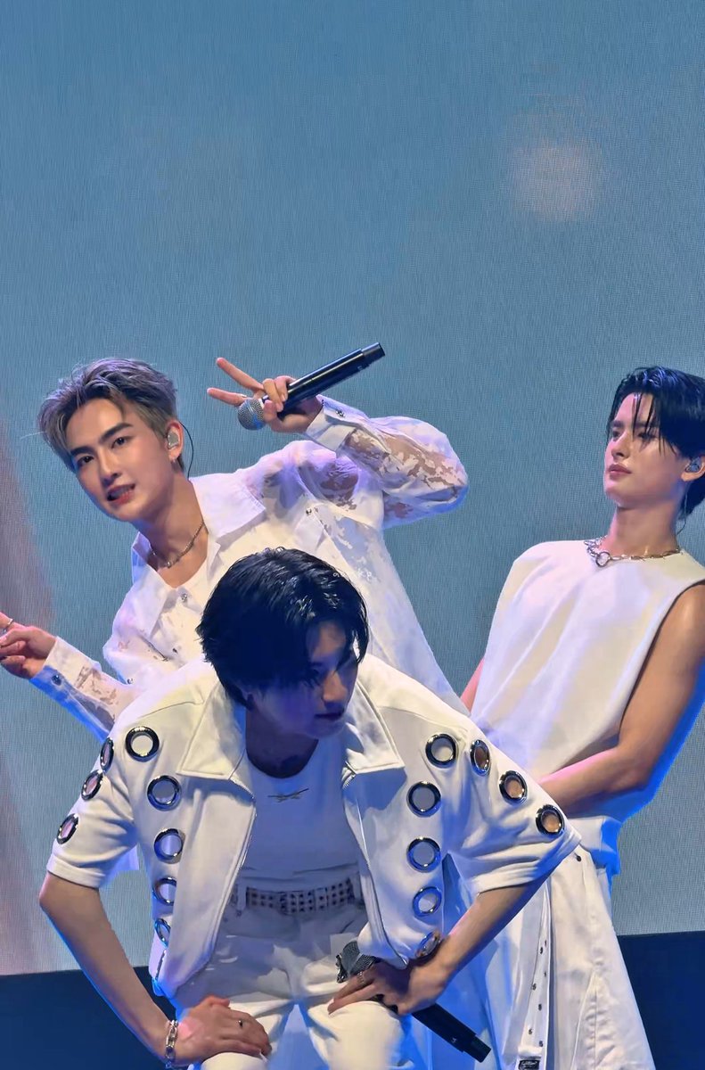 ทำไยอ้วมมม 👉🏻👈🏻

#KHUNPOL #HEARTchuthiwat 
#SustainabilitySpark2026xBUS