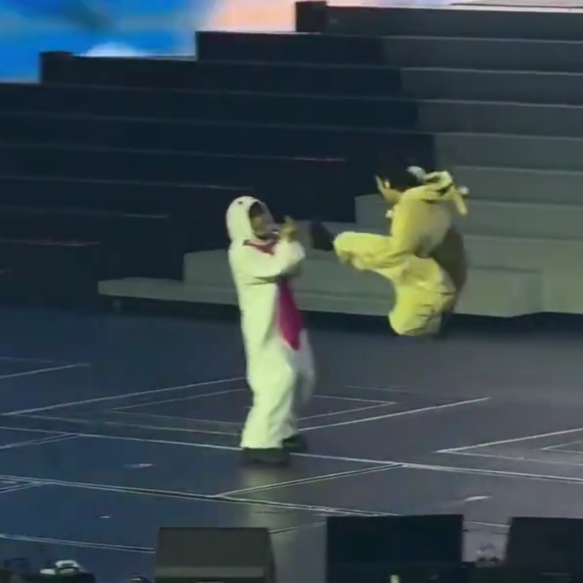 no1_eunhyuk's tweet image. ㅋㅋㅋㅋㅋㅋㄱㅋㅋ이동해 왜 날았는뎈ㅋㅋㅋㅋ