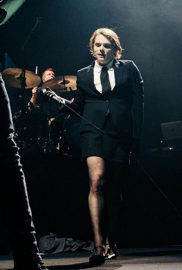 panicatthebee's tweet image. 