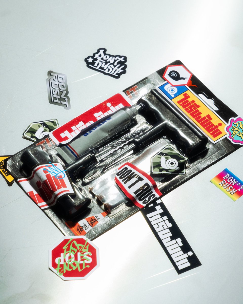 PROXIE_Official's tweet image. PROXIE
The New Single

Song Title Announcement
'ไม่รีบงับป๋ม (Don't Rush!)'

#PROXIE_HoldTheWheel
#PROXIEth
#bROTHERSMUSIC