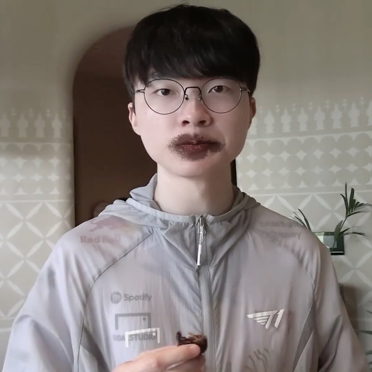 ヅィイカワ #FAKERWIN (@hyeokoyangi) on Twitter photo 