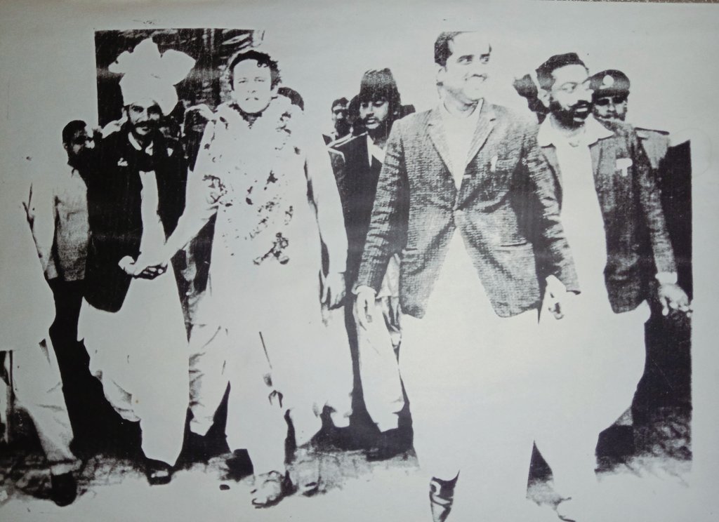 AghaAman4's tweet photo. يا الله سائين  ڀلاري ڏينهن جي صدقي اسان جي  ڏاڏي مرحوم خير محمد خان ۽ مرحوم حاجي نور محمد خان کي جنت الفردوس ۾ اعلي مقام ۽ بلند درجات عطا فرمائي آمين🤲
#27rajab #Rajabbless https://t.co/PLY9oNGfpE
