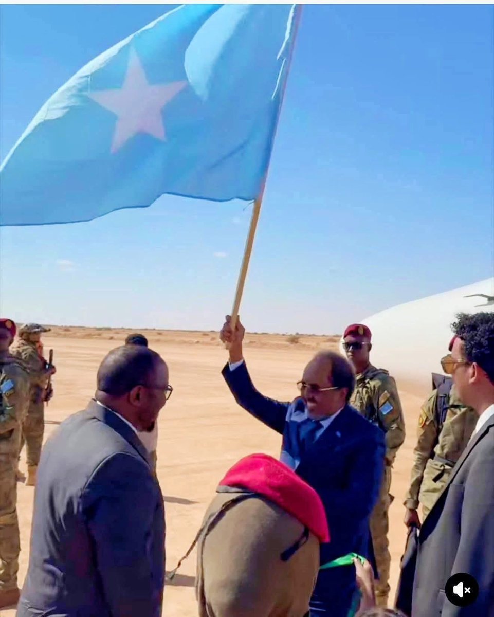 FahadBinYasin's tweet photo. 𝗟𝗔𝗔𝗦𝗖𝗔𝗔𝗡𝗢𝗢𝗗: Xuddun midnimo kaliya maahan ee waa magnadka mideeyey Sacuudi, Turki, Suudaan iyo Soomaali. 

Haka gaarto mahad badan 𝗛𝗮𝘆𝗯𝗮𝗱𝗹𝗲 Xasan Sheekh Maxamuud. https://t.co/iG62igmSCJ