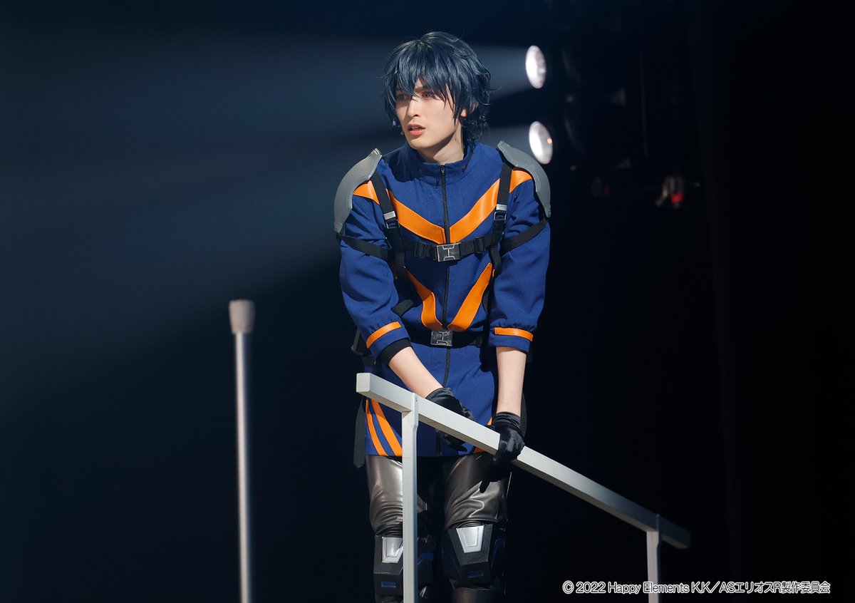 #エリステ -THE EAST-
初日 夜公演のご来場ありがとうございました！

明日の公演は昼12:30～/夜17:30～
銀河劇場でお待ちしております✨

📝公演アンケート
forms.gle/Nh8AmCT7eygKNN…
🎫チケット一般発売中
eplus.jp/stage-helios-r/
📀Blu-ray予約(公演期間限定予約盤)
animate-onlineshop.jp/pn/pd/3371328/