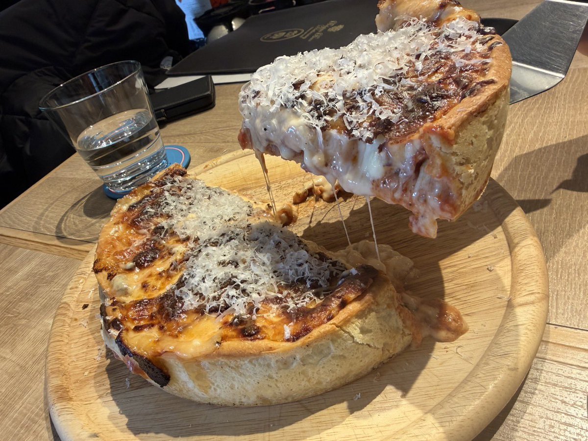 初シカゴピザでチートデイとなってしまった