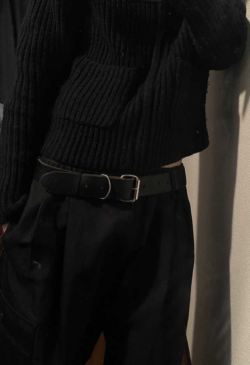 totototto_tot's tweet image. 短い丈のトップスに腰でパンツ履くと足長く見えるというお勉強をしました