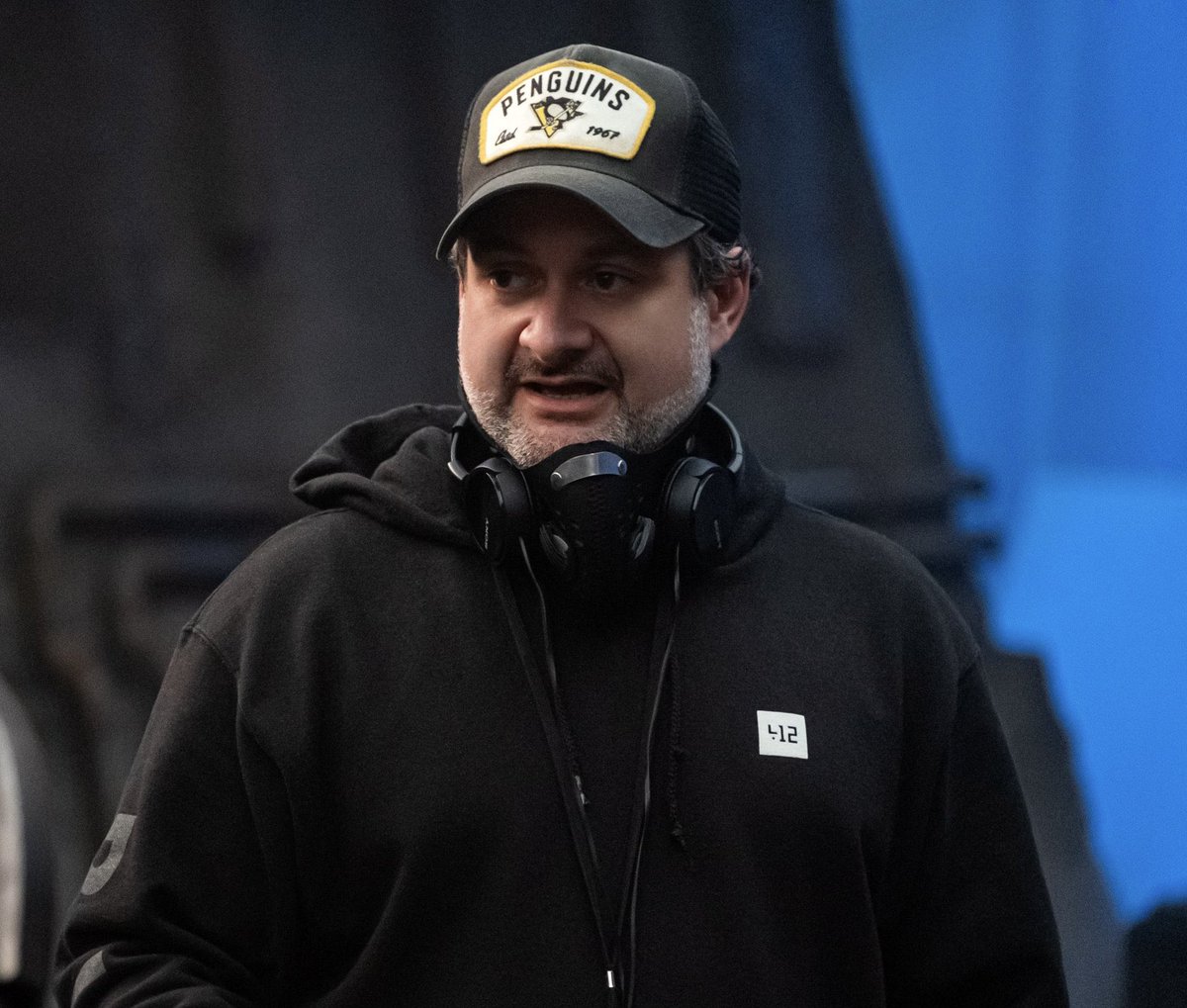 DiscussingFish's tweet image. Dave Filoni reportedly "Disliked" Tony Gilroy's acclaimed 'STAR WARS' drama series 'ANDOR':

"There just weren't enough scenes where Audiences could see a character on-screen, point at them, and say they recognize them from another thing."

(Source: puck.news/20-surefire-10…)