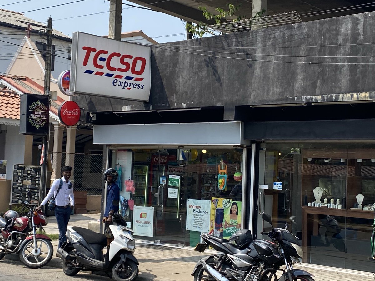 AlanWil51907824's tweet photo. Just nipped out to local Tecso express- &amp; you get #Clubcard points too. https://t.co/lnjE1yFlxA