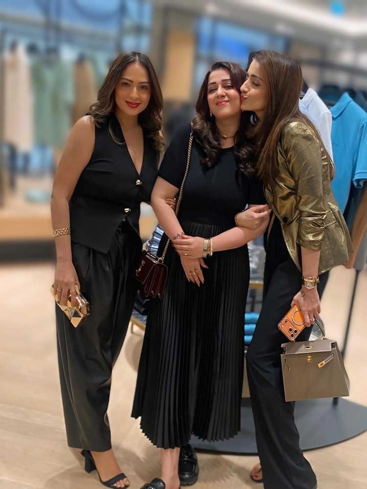 G-3JBp5XMAEasjb?format=jpg&name=medium