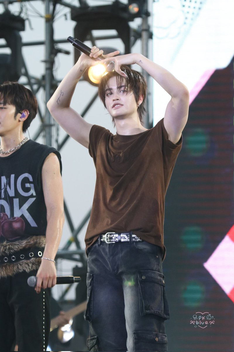 THEBLUEPK2's tweet image. ร้อยเอ็ดหล่อมาก 

#NiceATLAS
#ม่วนจอยMusicFest
#ATLASxม่วนJOYร้อยเอ็ด